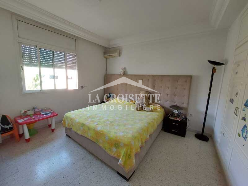 Appartement S+4 à La Soukra